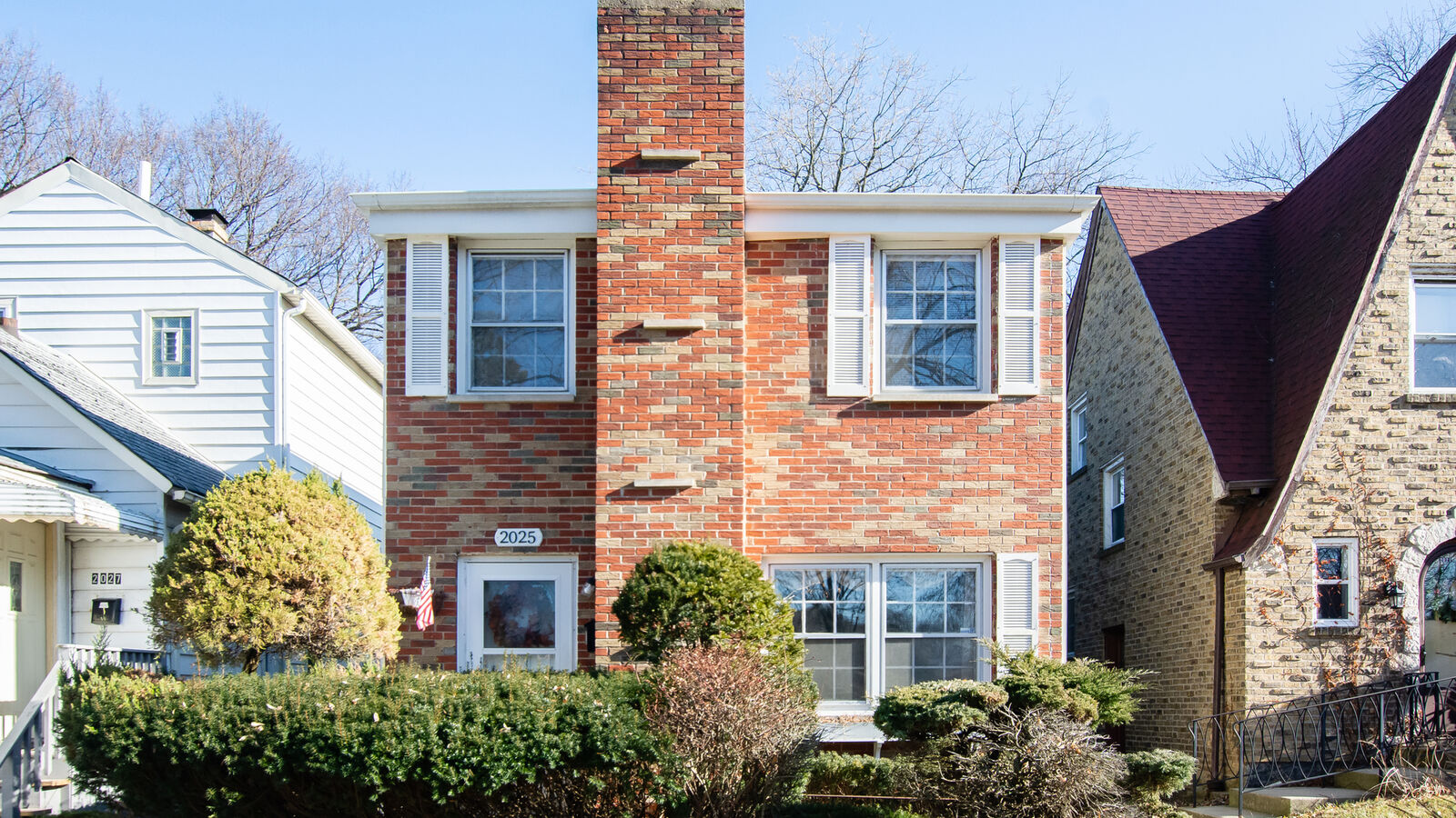 Property Photo: 2025 Brown Avenue IL 60201