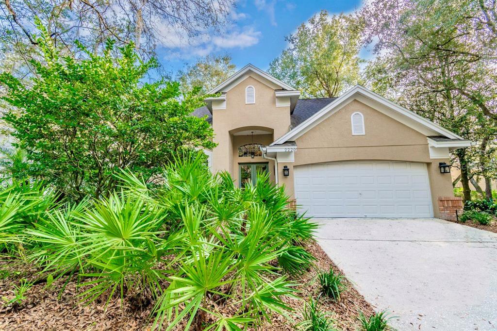 Property Photo:  2220 Green Oaks Lane  FL 33612 