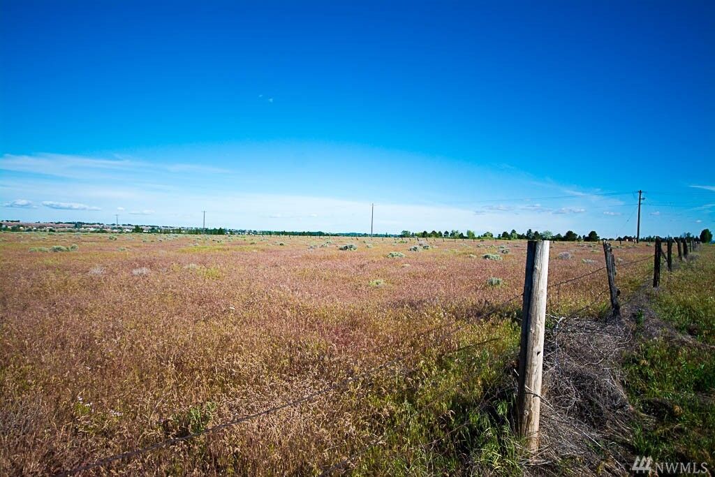 Property Photo: 5023 Road F NE WA 98837
