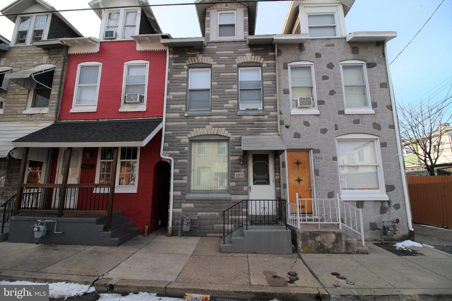 Property Photo: 952 Moss Street PA 19604