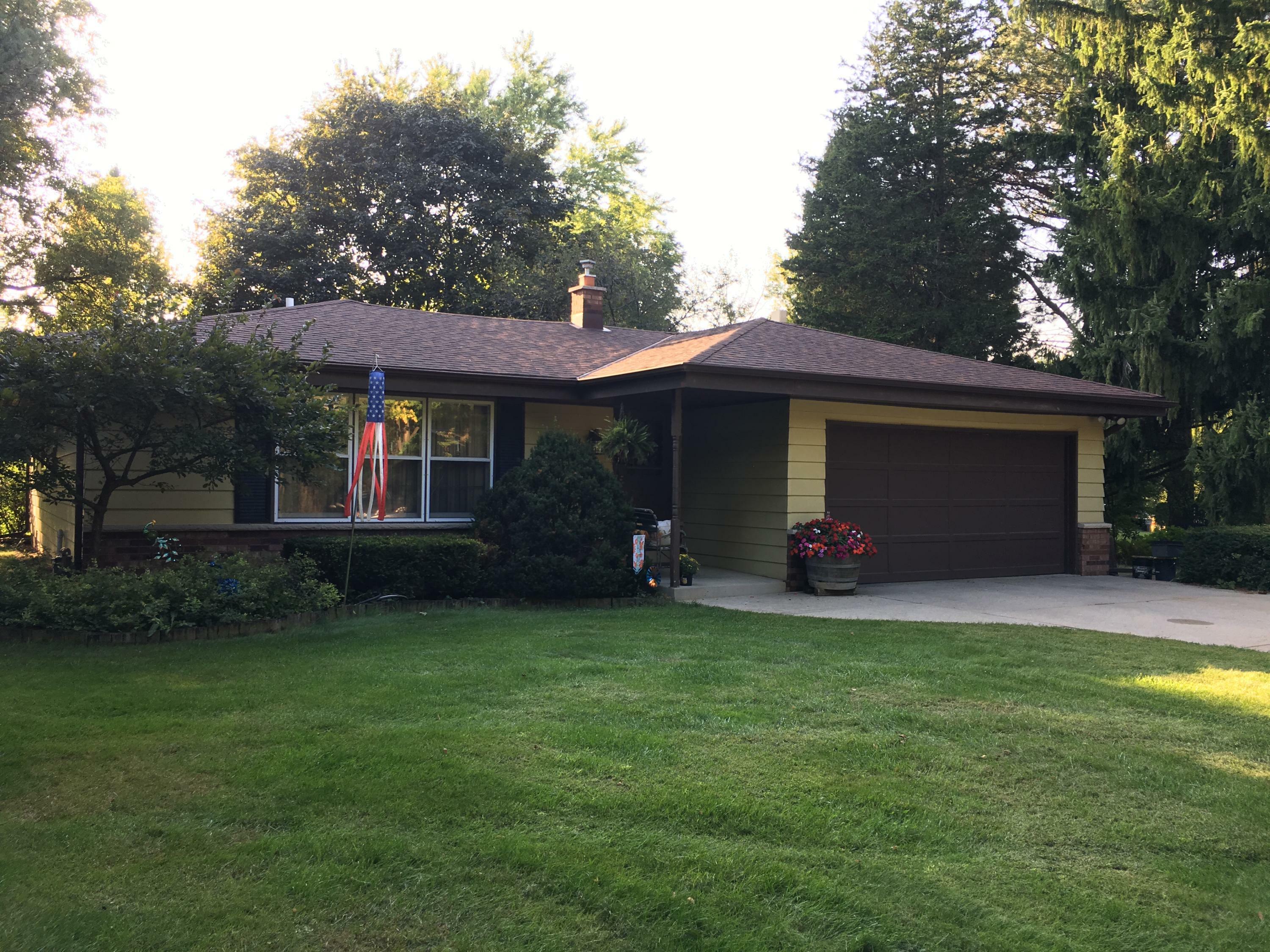 Property Photo: 8333 N Cedarburg Rd WI 53209