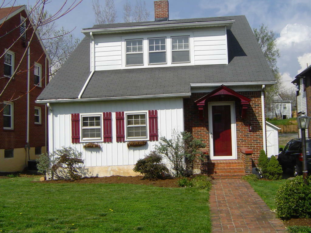 Property Photo:  2271 Westover Ave SW  VA 24015 