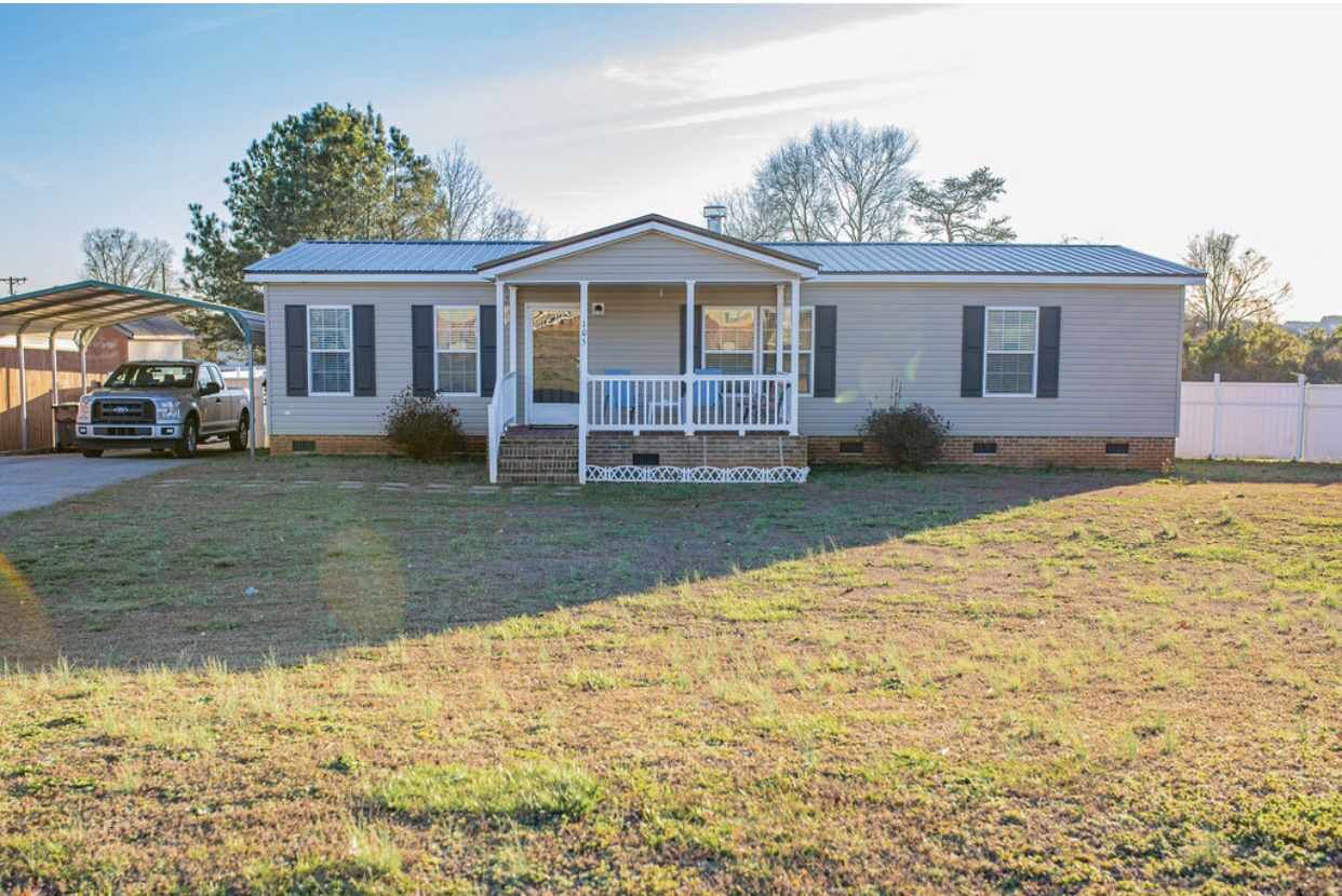 Property Photo:  105 Woodcliff Drive  SC 29385 