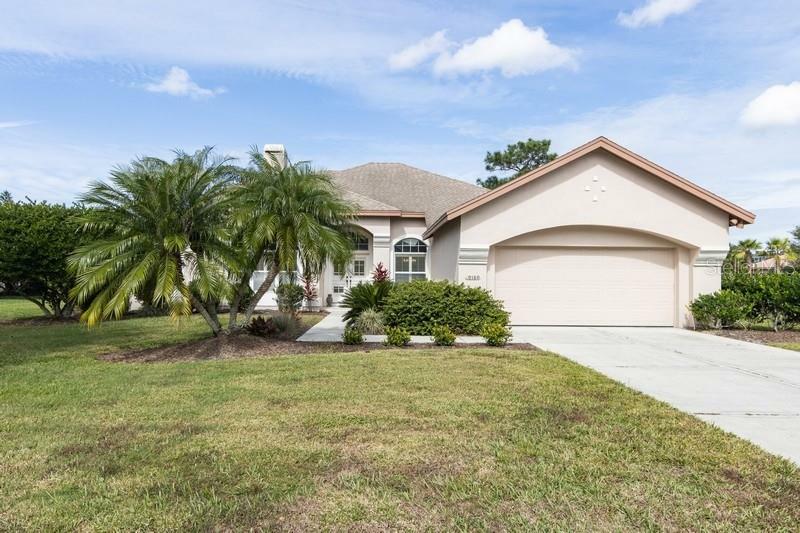 Property Photo: 10160 Cherry Hills Avenue Circle FL 34202