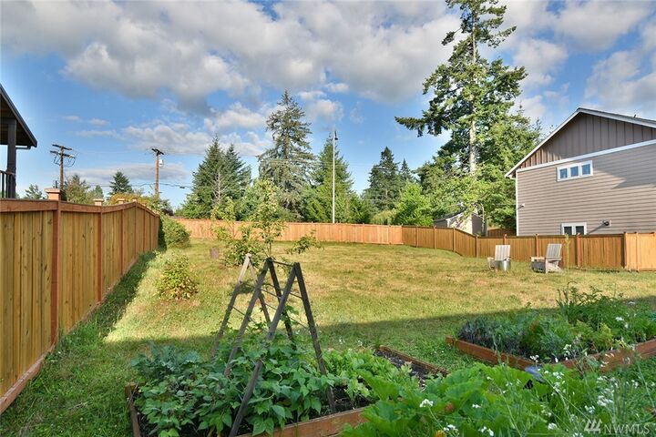 Property Photo:  2030 NE Laurie Vei Lp  WA 98370 