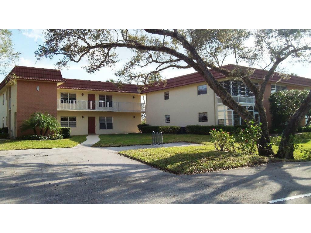 Property Photo:  4 Vista Gardens Trail 206  FL 32962 