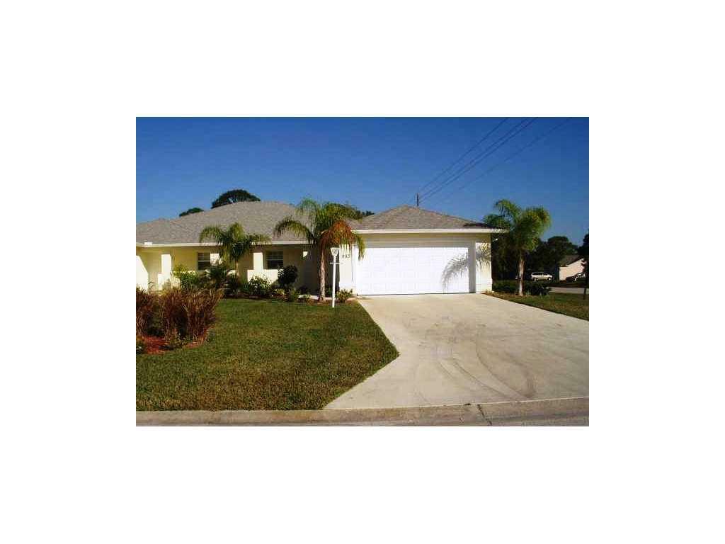 Property Photo:  993 Easy Street  FL 32958 