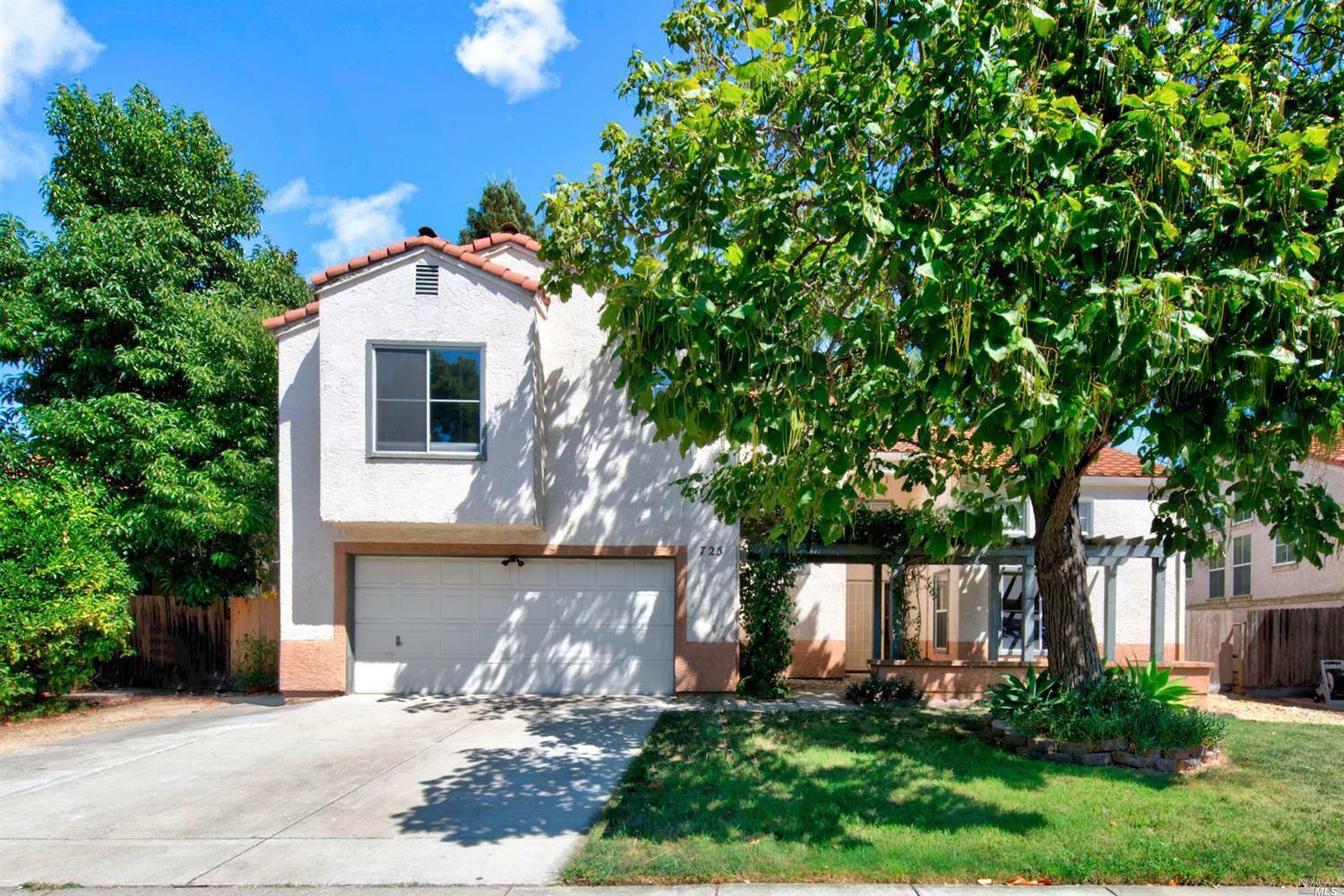 Property Photo:  725 Christine Drive  CA 95687 