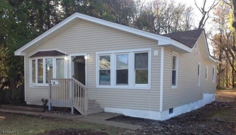 Property Photo: 212 Oakmoor Ave NJ 07080