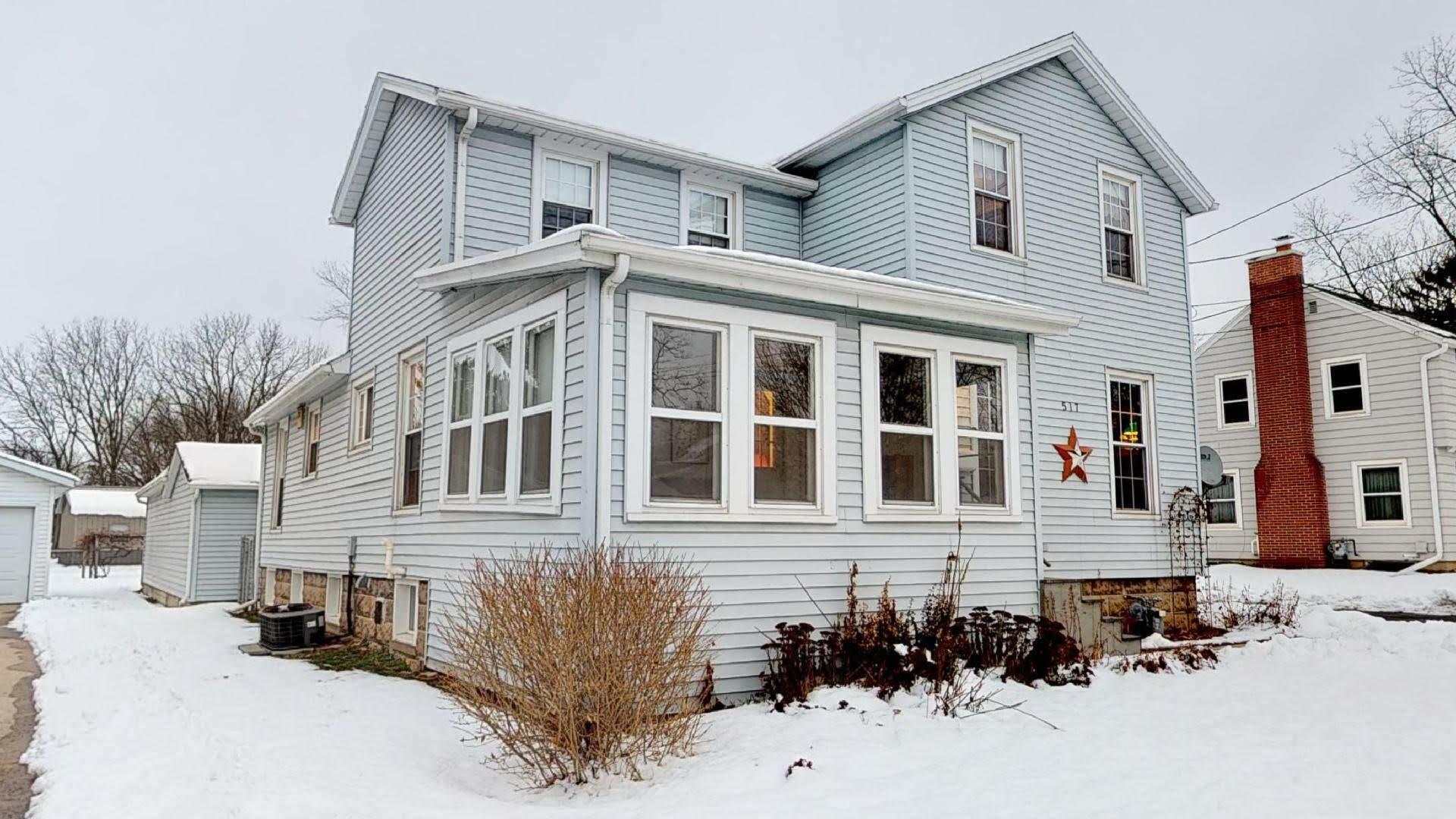 Property Photo:  517 W Racine St  WI 53549 