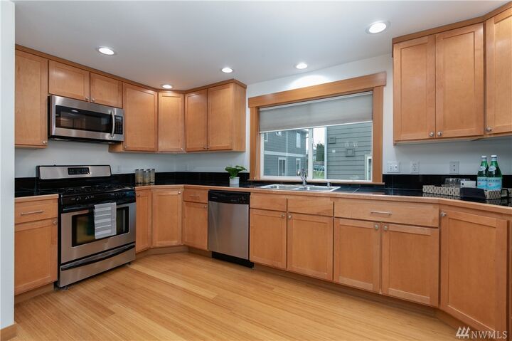 Property Photo:  9233  17th Avenue SW C  WA 98106 
