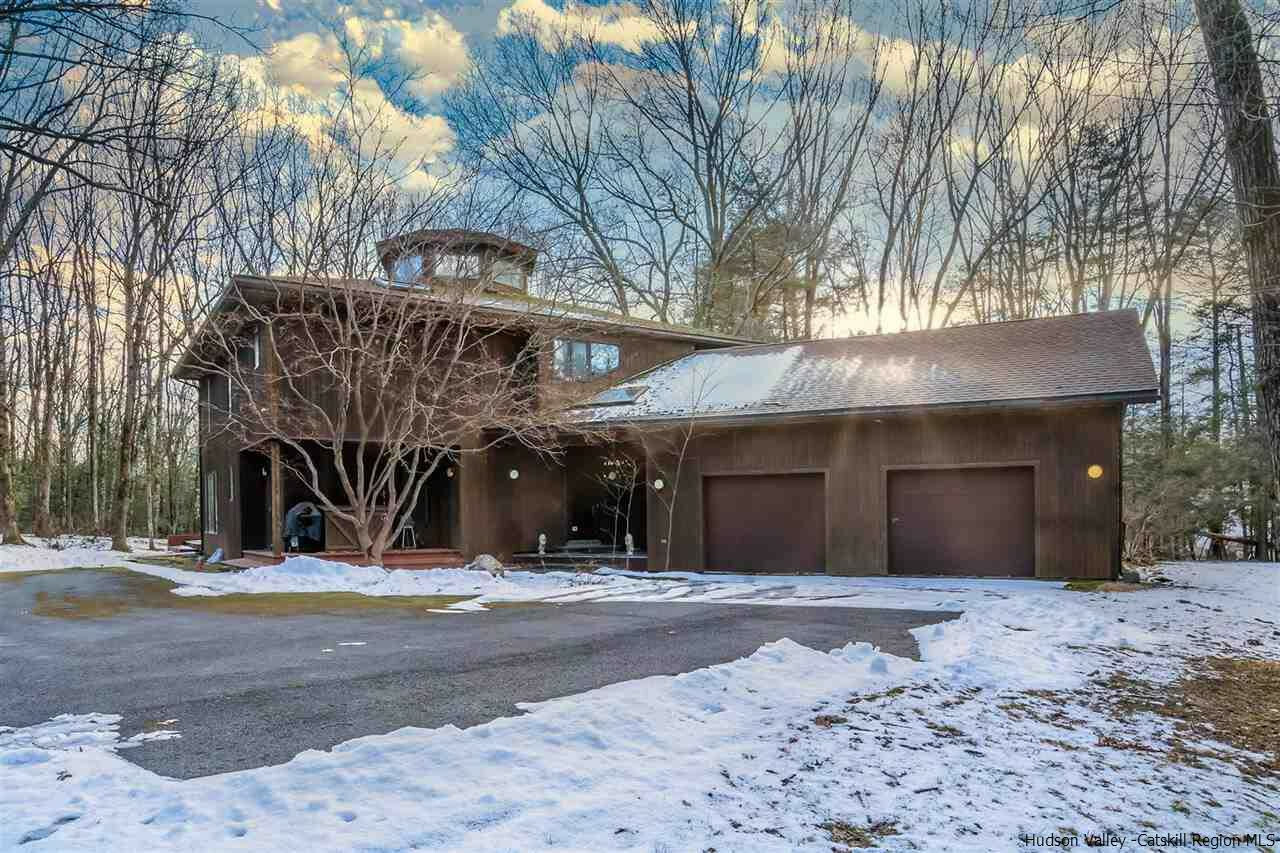 Property Photo:  35 Tall Oaks  NY 12401 