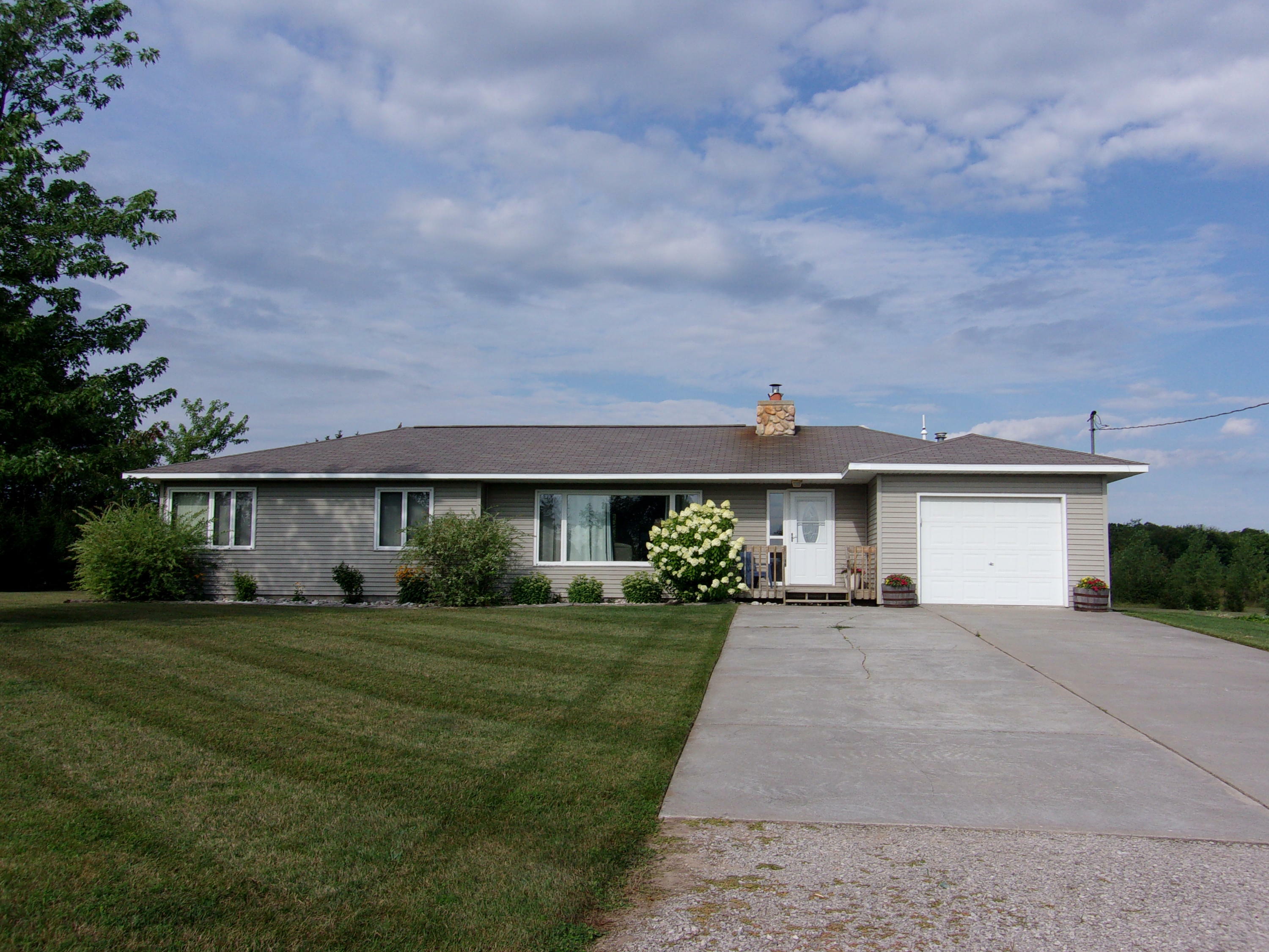 Property Photo: 6200 Walker Road MI 49705