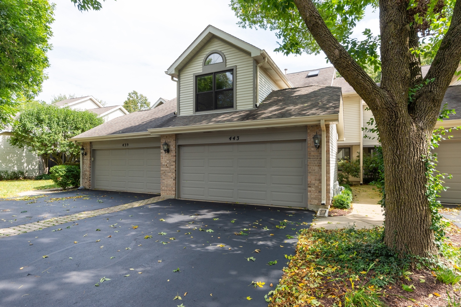 Property Photo:  443 West Auburn Woods Court  IL 60067 