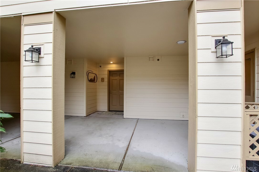 Property Photo:  4081 224th Lane SE 113  WA 98029 