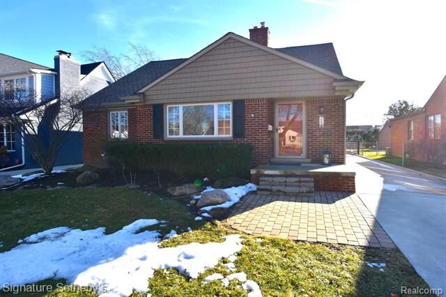 Property Photo: 2666 Windemere Road MI 48009