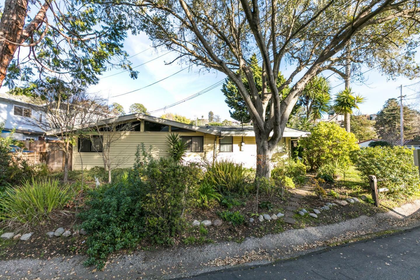 Property Photo:  205 Bayview Court  CA 95003 