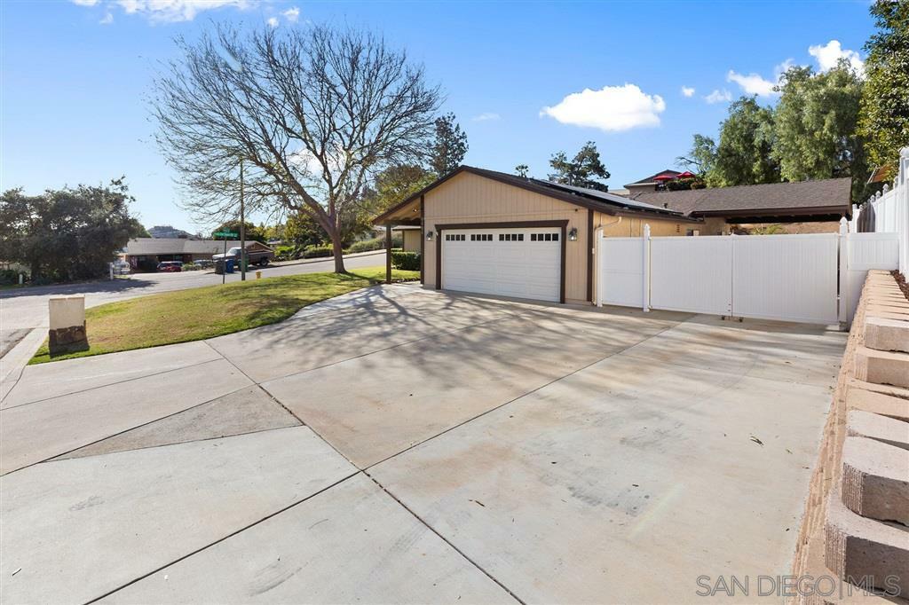 Property Photo:  8404 Protea Dr  CA 92040 