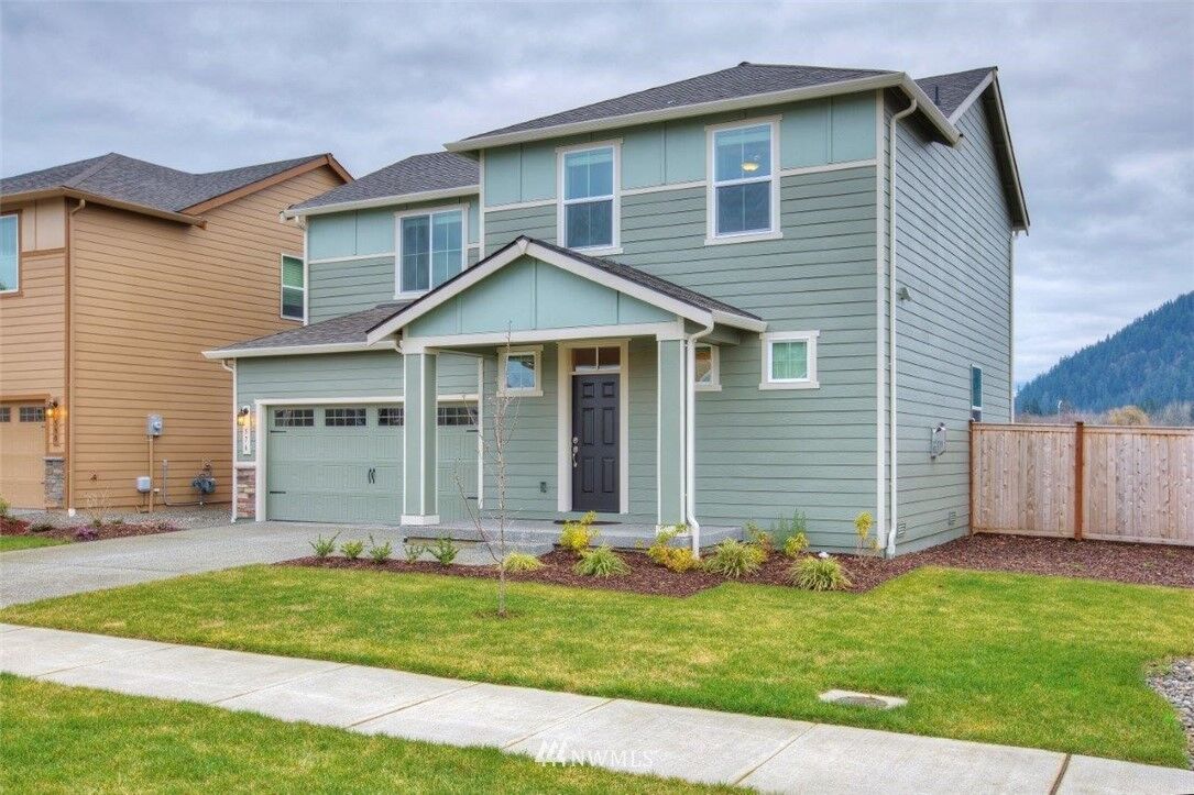 Property Photo:  576 Sigrist Drive E  WA 98022 