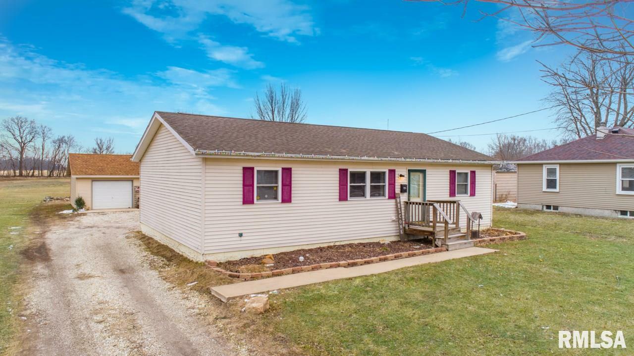 Property Photo: 517 W Fulton IL 61531
