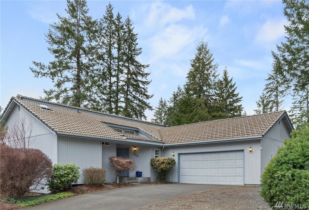 Property Photo:  520 E Lakeland Dr  WA 98524 