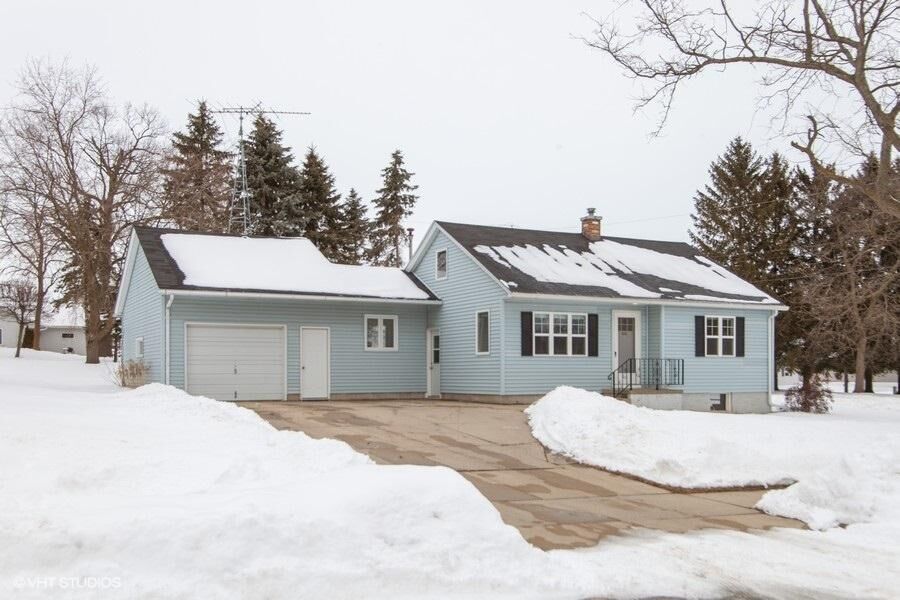 Property Photo:  1010 Mary Ln  WI 53048 