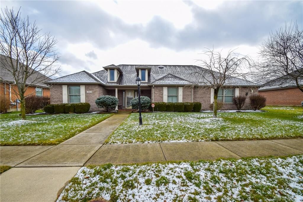 Property Photo: 909 Orville Way OH 45385