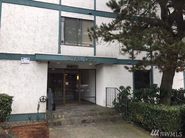 Property Photo:  12300  28th Avenue NE 203  WA 98125 