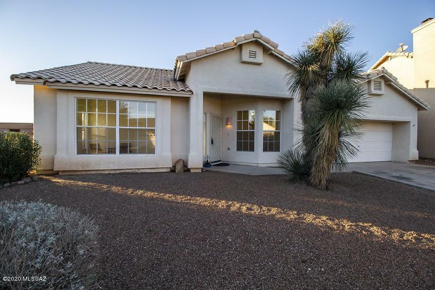 Property Photo:  8925 N Willeta Drive  AZ 85743 