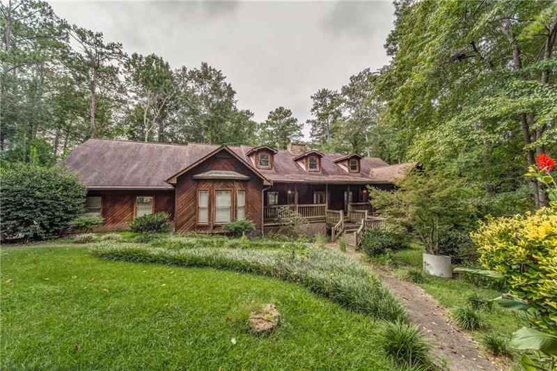 Property Photo: 1570 Woodstock Road GA 30075
