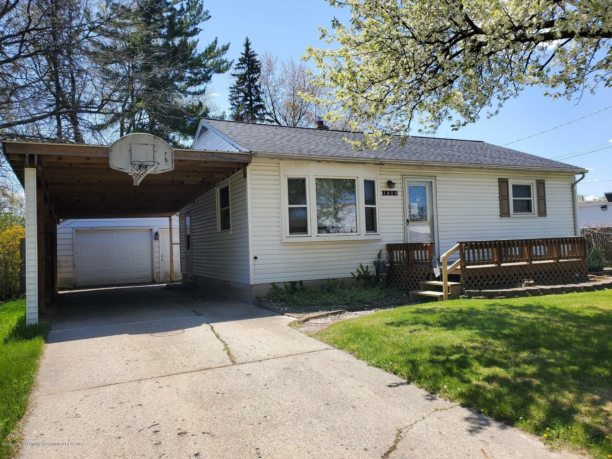 Property Photo:  1024 Barr Avenue  MI 48911 