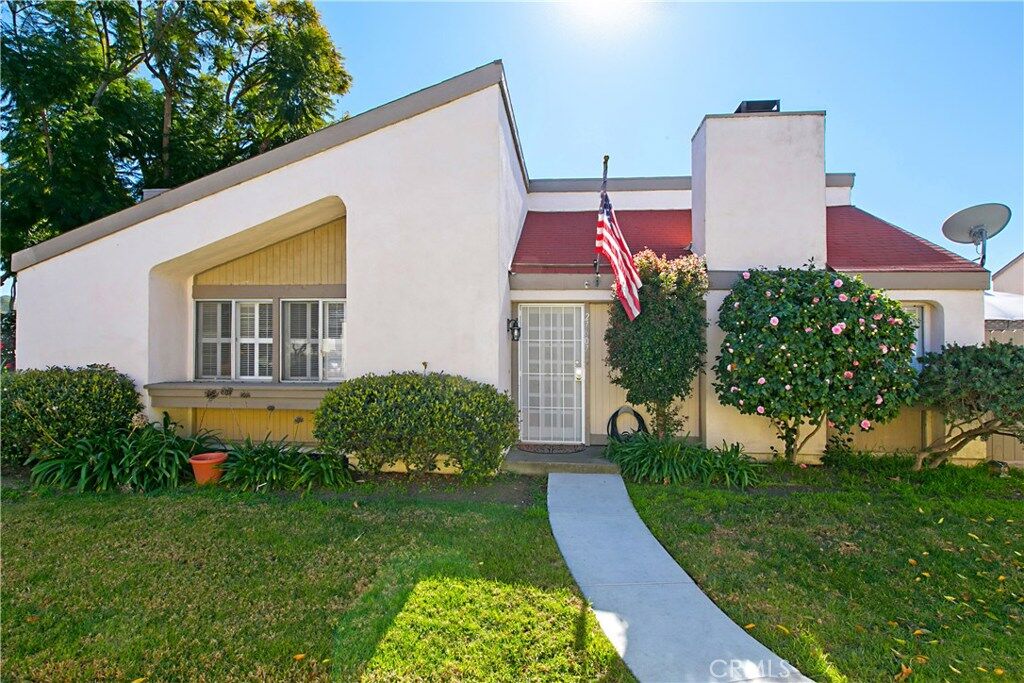 Property Photo:  27607 Calle Arroyo  CA 92675 