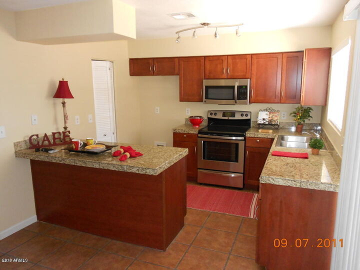 Property Photo:  
