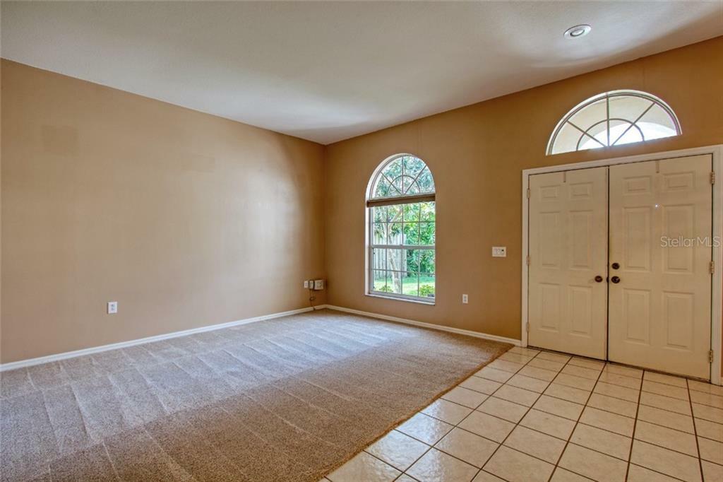 Property Photo: 2729 Brookville Drive FL 33596