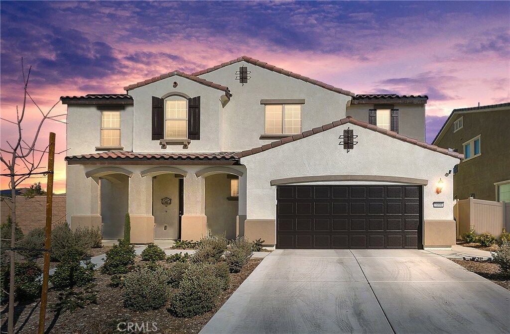 Property Photo: 1096 Regala Street CA 92571