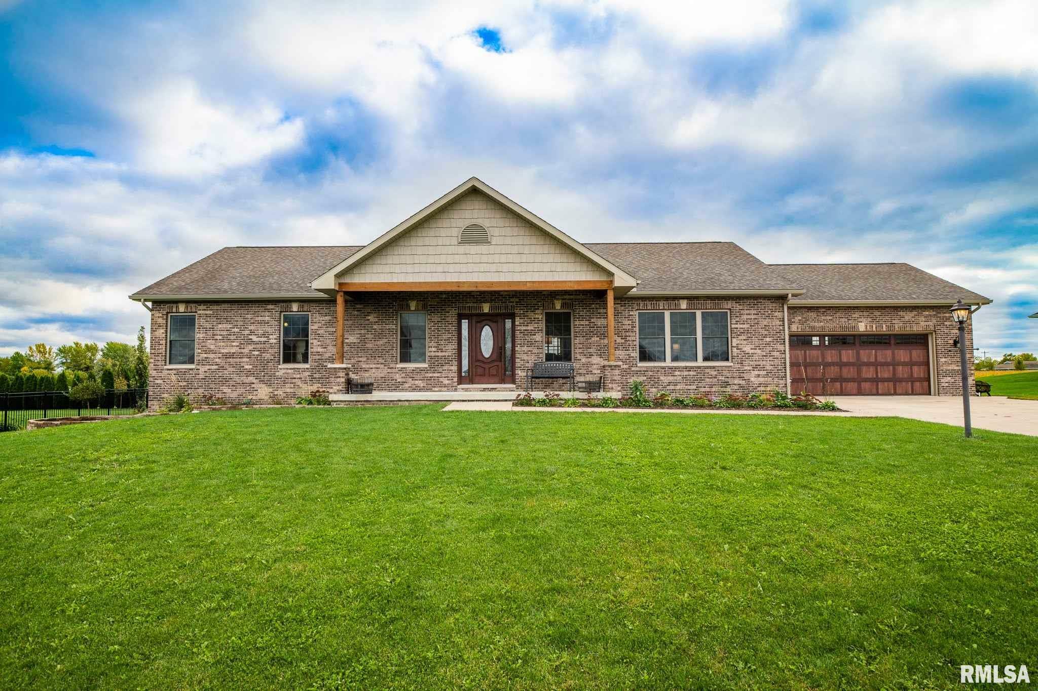 Property Photo:  504 Somerset  IL 61548 