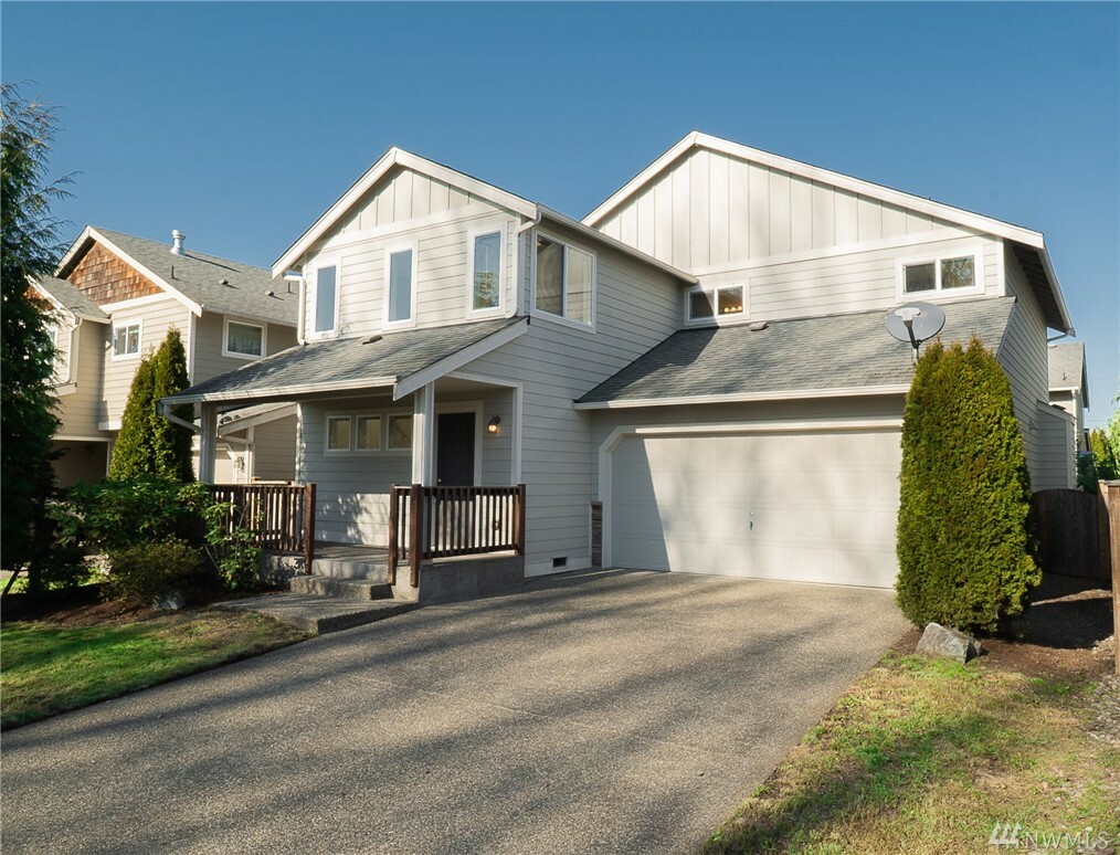 Property Photo:  204 Rhubarb St SW  WA 98047 