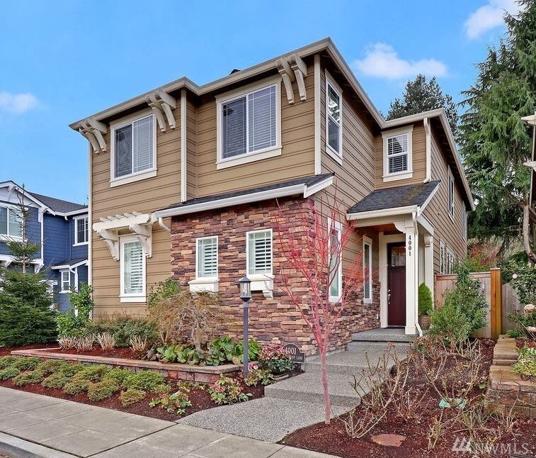 Property Photo: 4001 W Briarcliff Lane WA 98199