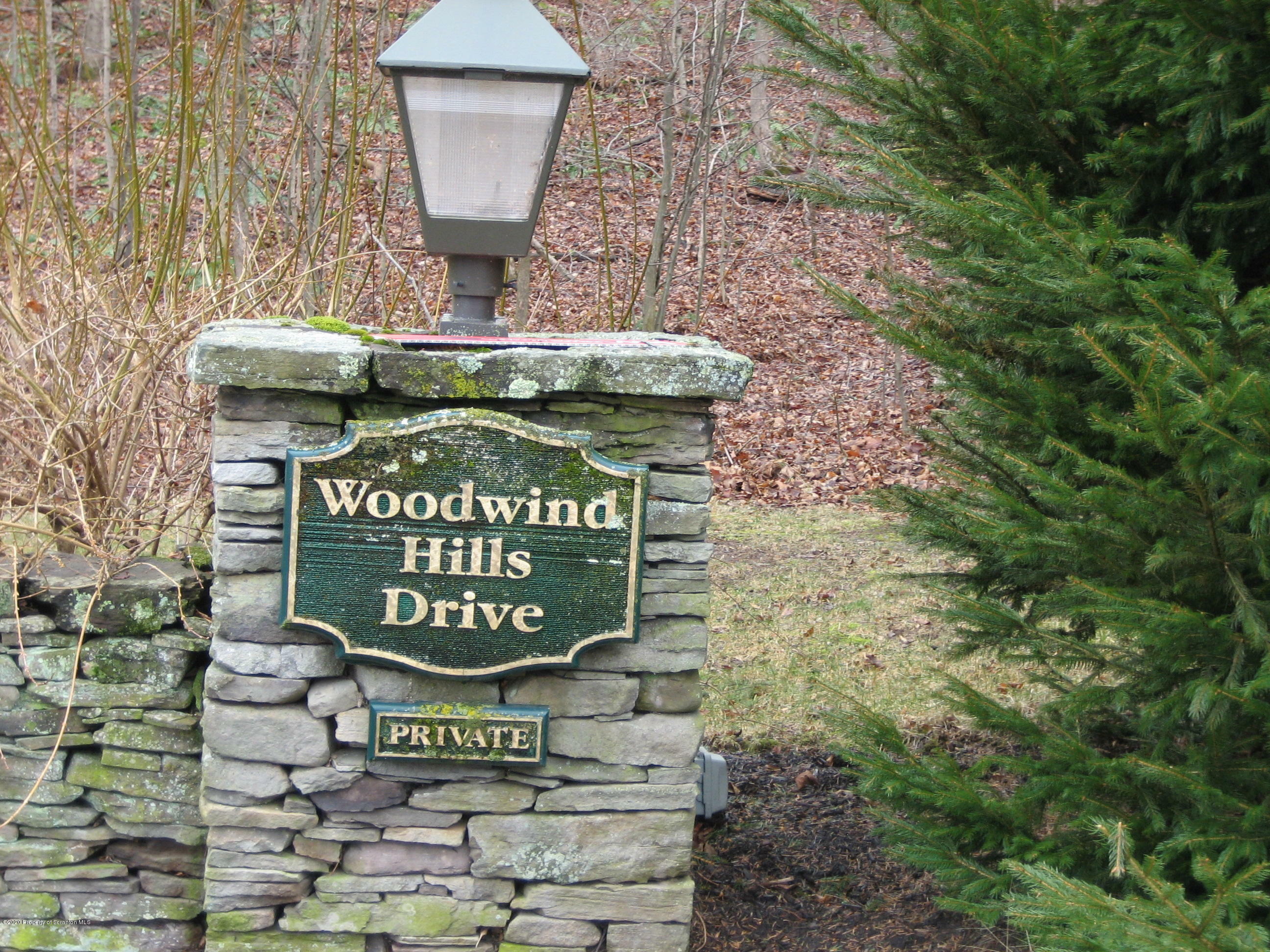 Property Photo:  1006 Woodwind Hills Drive  PA 18414 