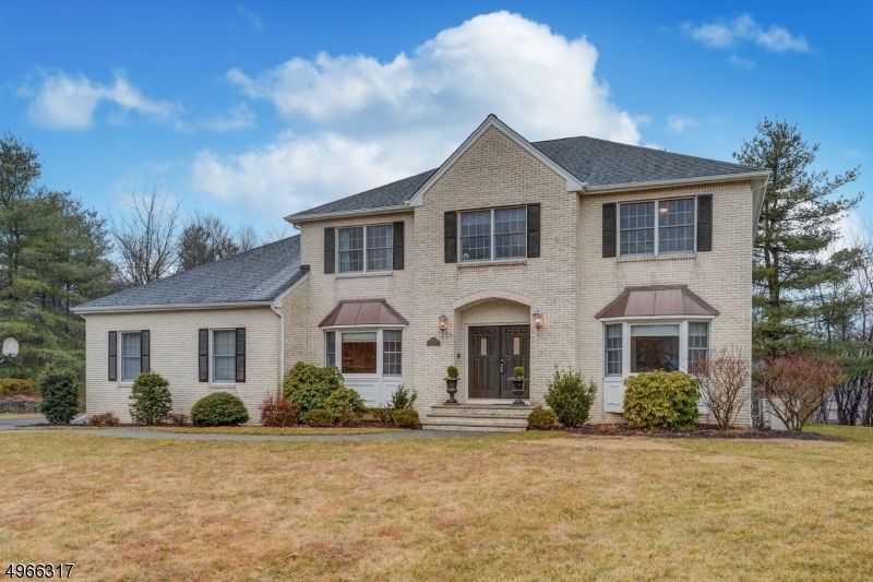 Property Photo:  27 Braemar Ct  NJ 07922 