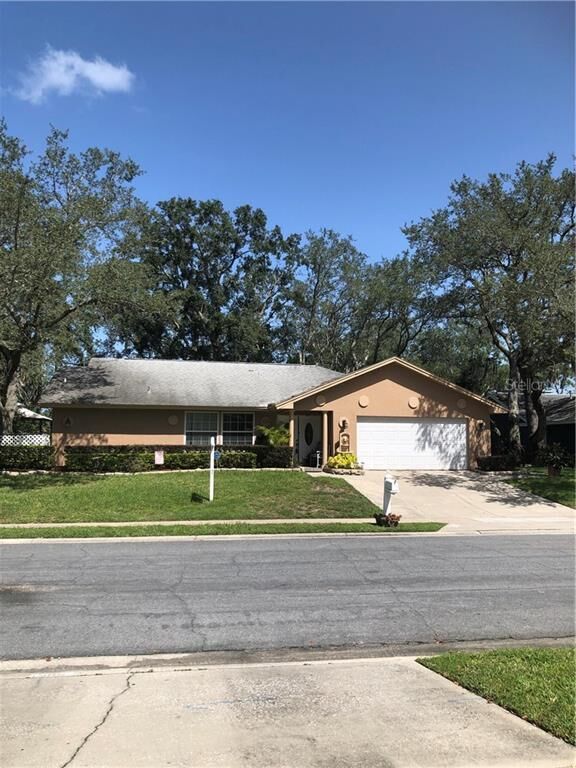 Property Photo:  304 Sandpiper Court  FL 32707 