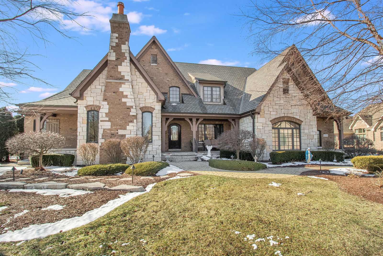 Property Photo: 22524 Swanstone Court IL 60423