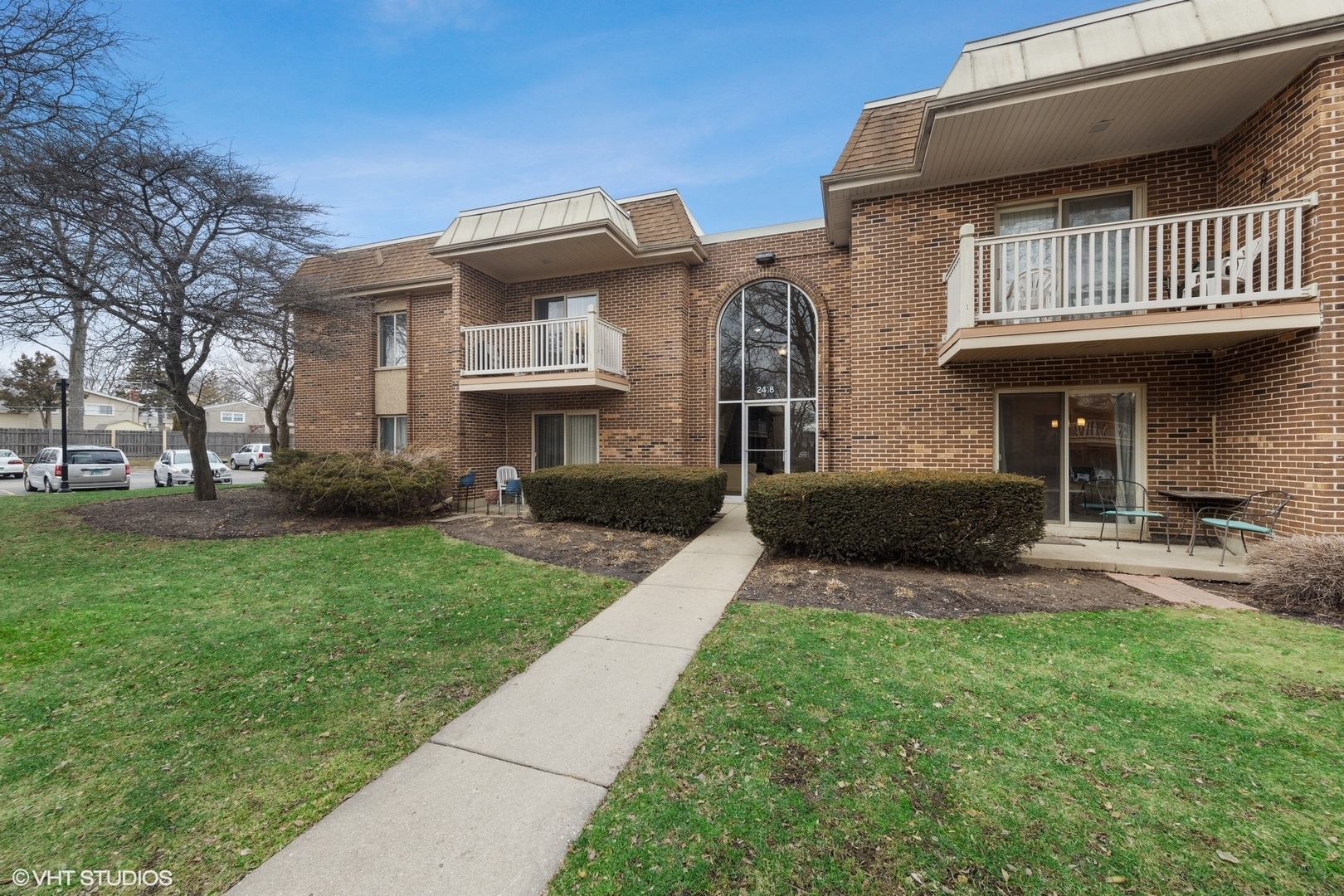 Property Photo:  2418 North Kennicott Drive 1D  IL 60004 