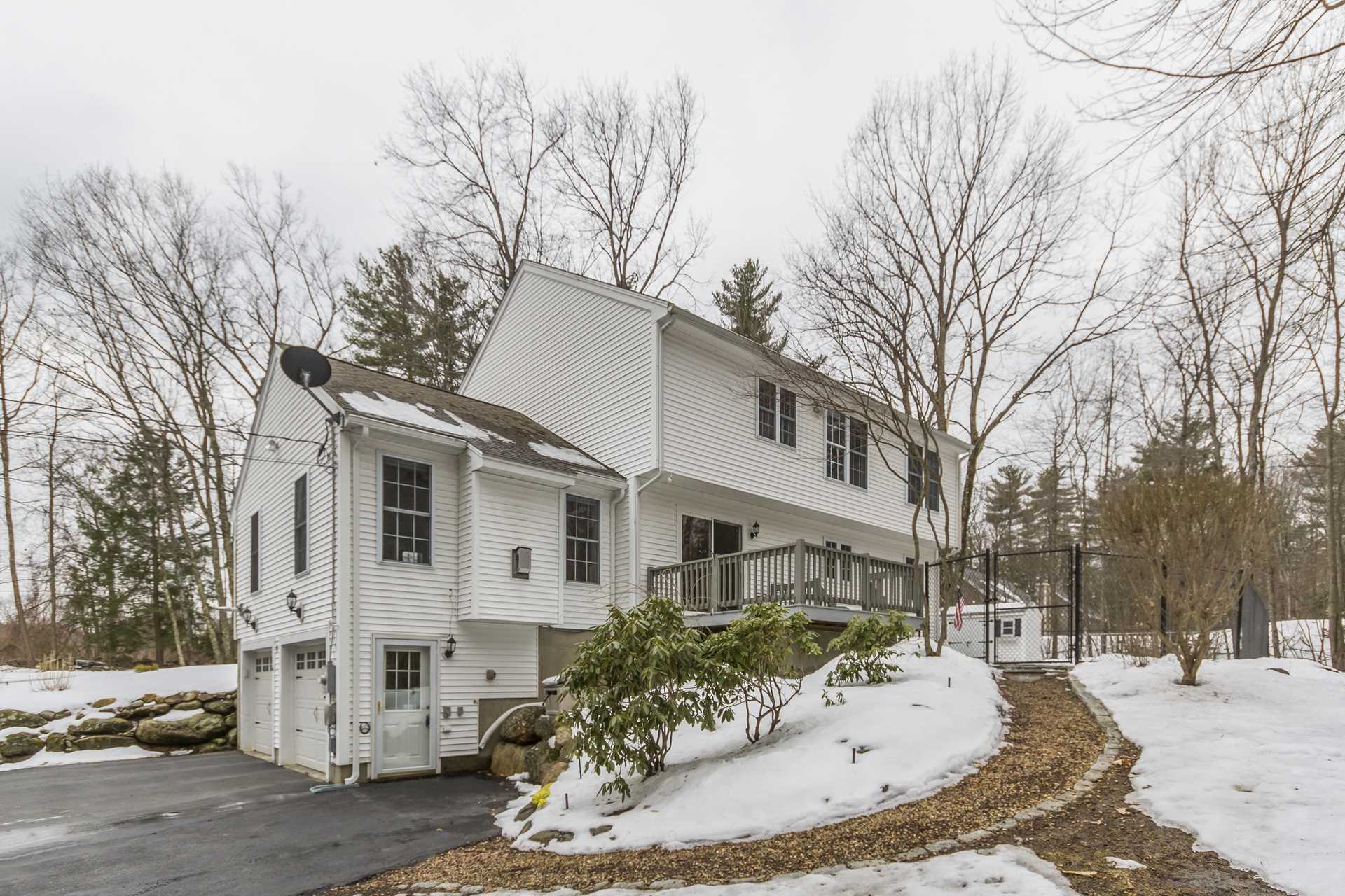 Property Photo: 6 Rancourt Drive NH 03086