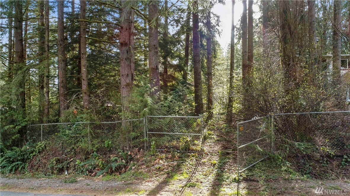 Property Photo:  3530 278th Place NE  WA 98053 