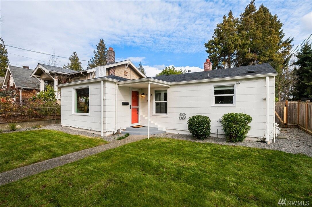 Property Photo:  7128  Seward Park Avenue S  WA 98118 