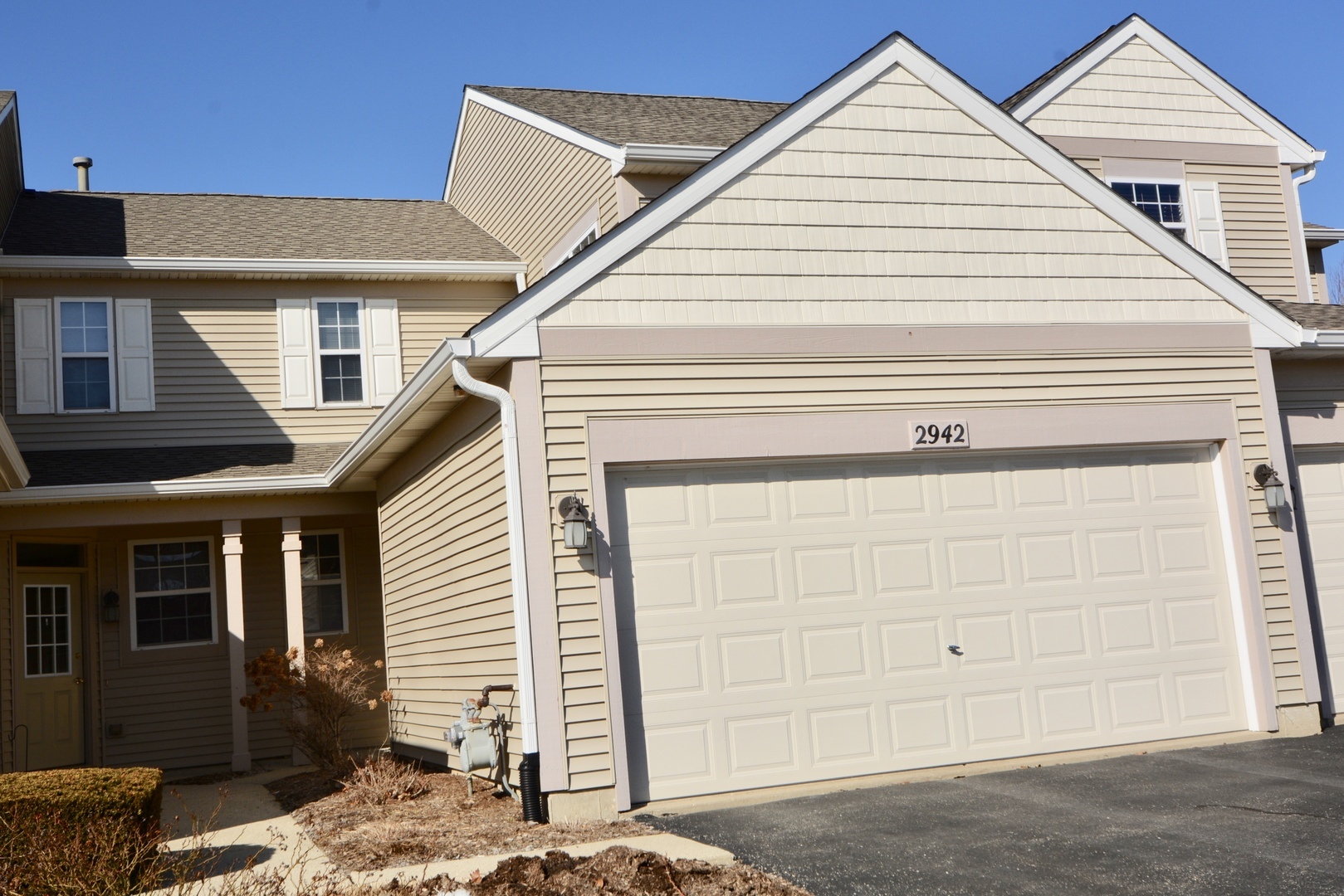 Property Photo:  2942 White Thorn Circle  IL 60564 