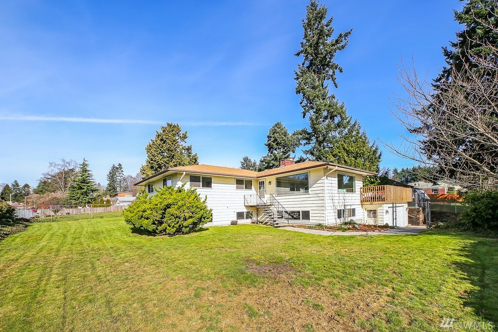 Property Photo:  4206 S 148th St  WA 98168 