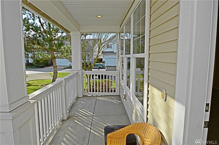 Property Photo:  802  62nd Street SE  WA 98092 