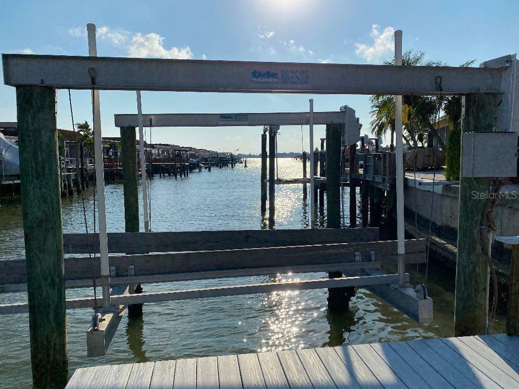 Property Photo:  364 Boca Ciega Point Boulevard  FL 33708 